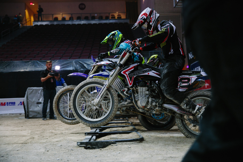 Illustration for article titled Behold The Controlled Chaos That Is Flat Track Motorcycle Racing
